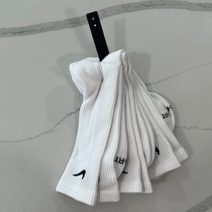 Nike everyday socks
